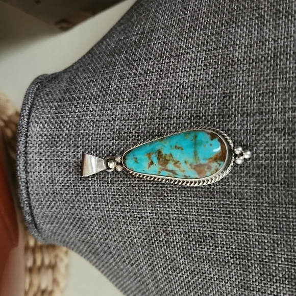 Gorgeous Native American Navajo Turquoise and Sterling Pendant 💙 - Picture 3 of 10